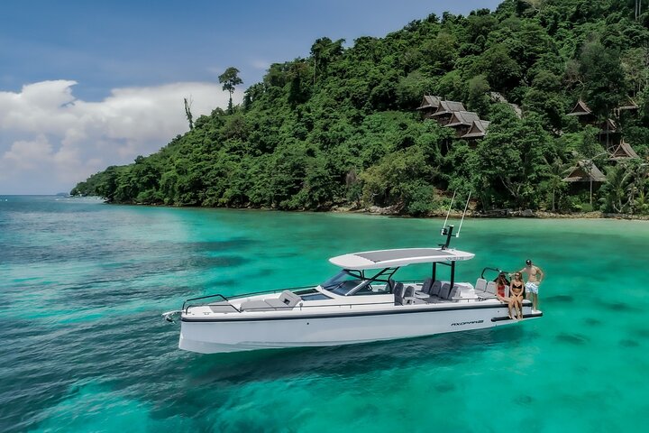 Whitsundays Premium Private Charter – Axopar 37 ‘Cheeky’
