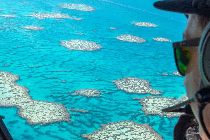 Reef & Whitehaven Spectacular – 60 Minute Helicopter Tour
