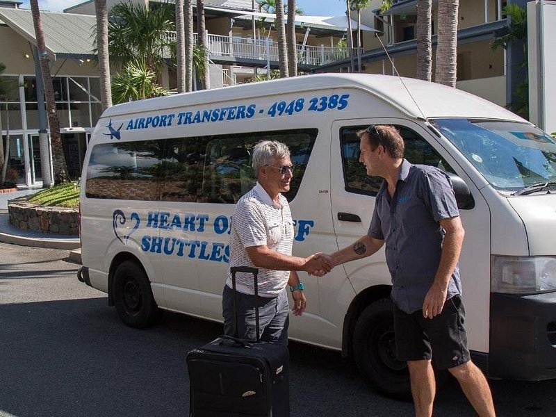 Airport Transfer to Shute Harbour / Renta Yacht / Freedom Shores